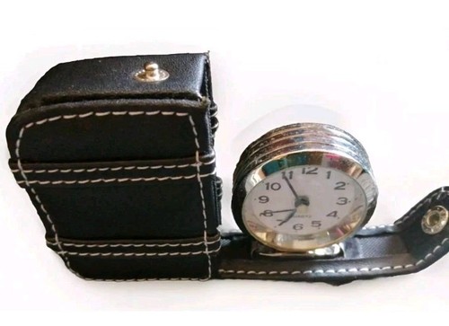 Compact travel pocket - compact, clock